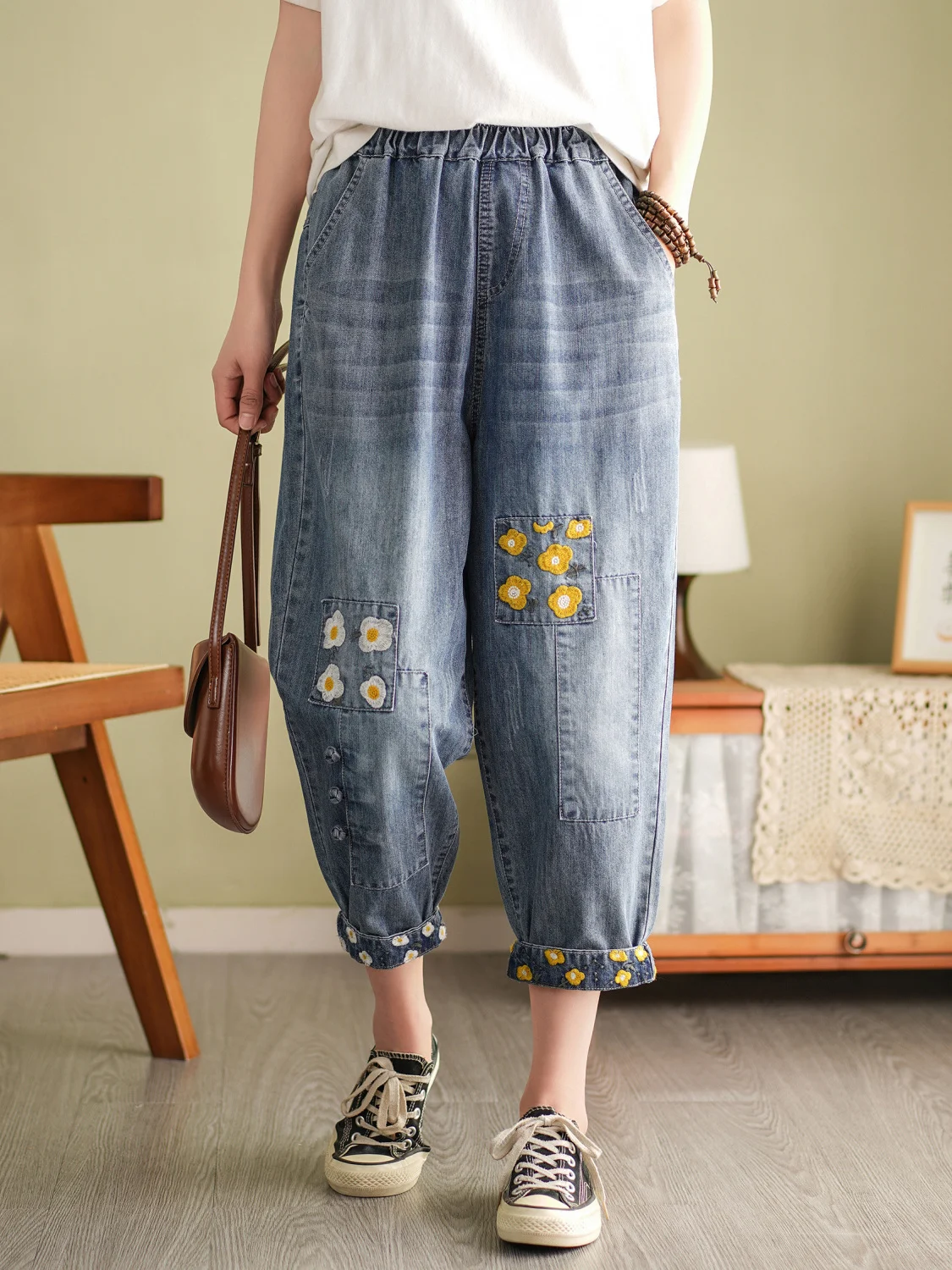 

Джинсы Харлан свободного кроя с высокой талией, летние тонкие джинсовые брюки в стиле пэчворк с вышивкой, повседневные утягивающие брюки восемнадцати длины... JJ936