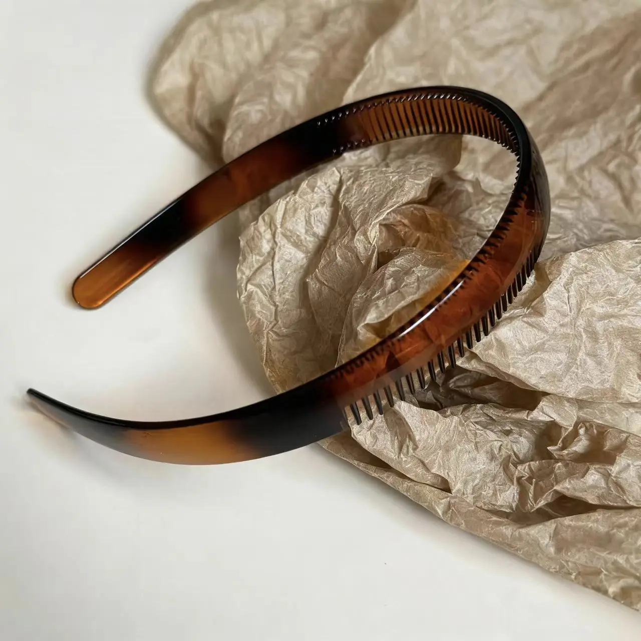 1 Stück Damen-Acryl-Haar-Stirnbänder – Schildpatt-Stile, rutschfest, elegant für den Alltag, Party, Vintage-inspirierte Haar-Accessoires – Detail 1