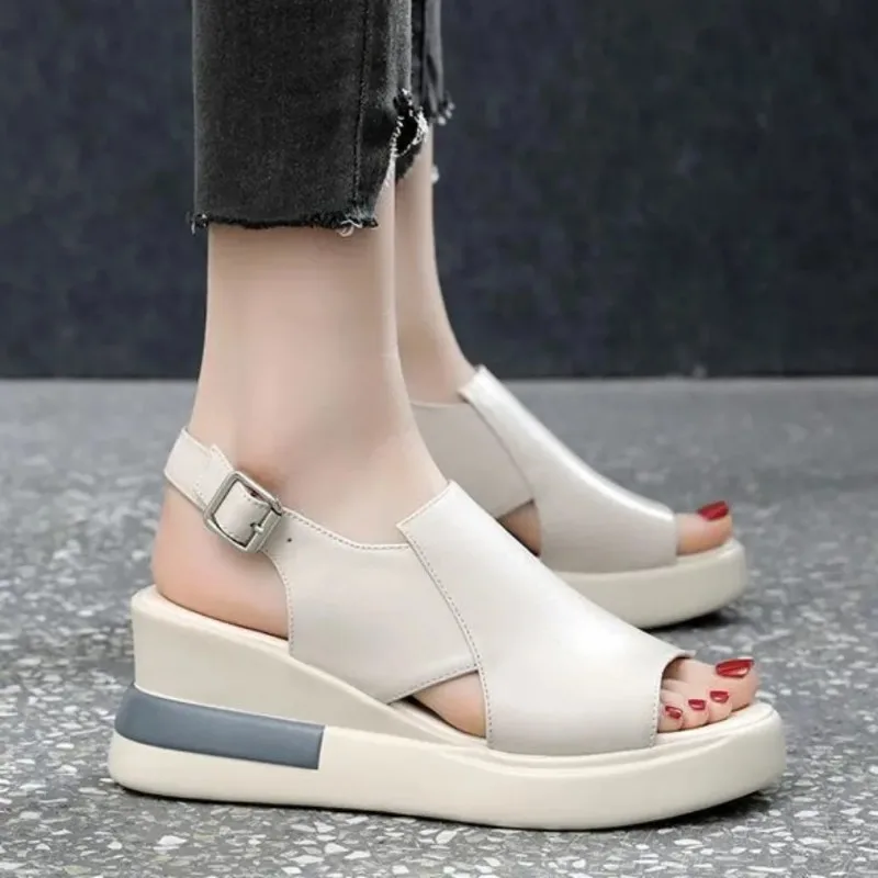 Letnie sandały na koturnie na platformie moda Retro Romen buty na plażę damskie Casual Peep Toe miękkie wygodne Sandalias De Mujer