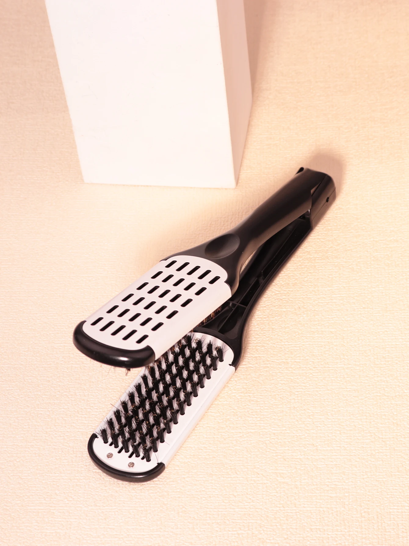 Pro Hairdressing Straightener Hairbrush Nylon Hair Straightening Double Brushes V Shape Comb, Special for real hair wigs