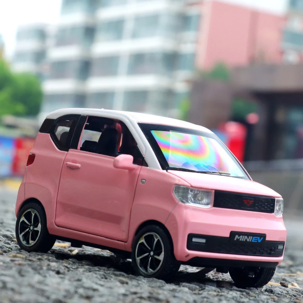 Escala 1:24 WuLing HongGuang MINI EV macarrón coche de juguete modelo puertas abiertas tirar hacia atrás modelos de vehículos en miniatura adornos de escritorio