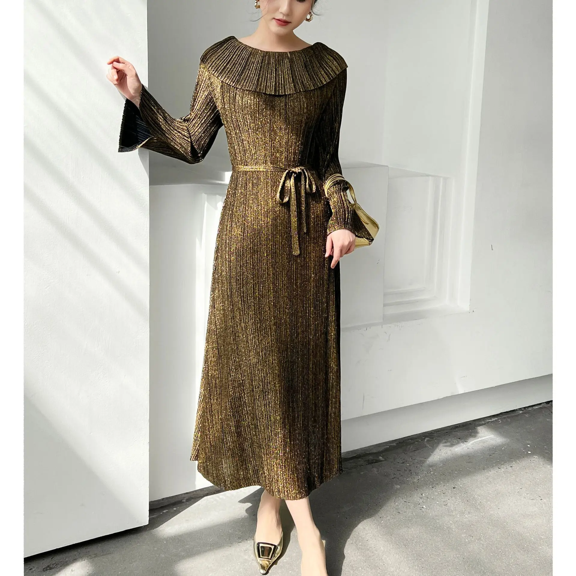 

Miyake Pleated 2025 Autumn and Spring New High-end Pleated Clothing Flash Fabric Temperament Elegant One-shoulder Dress Pleats