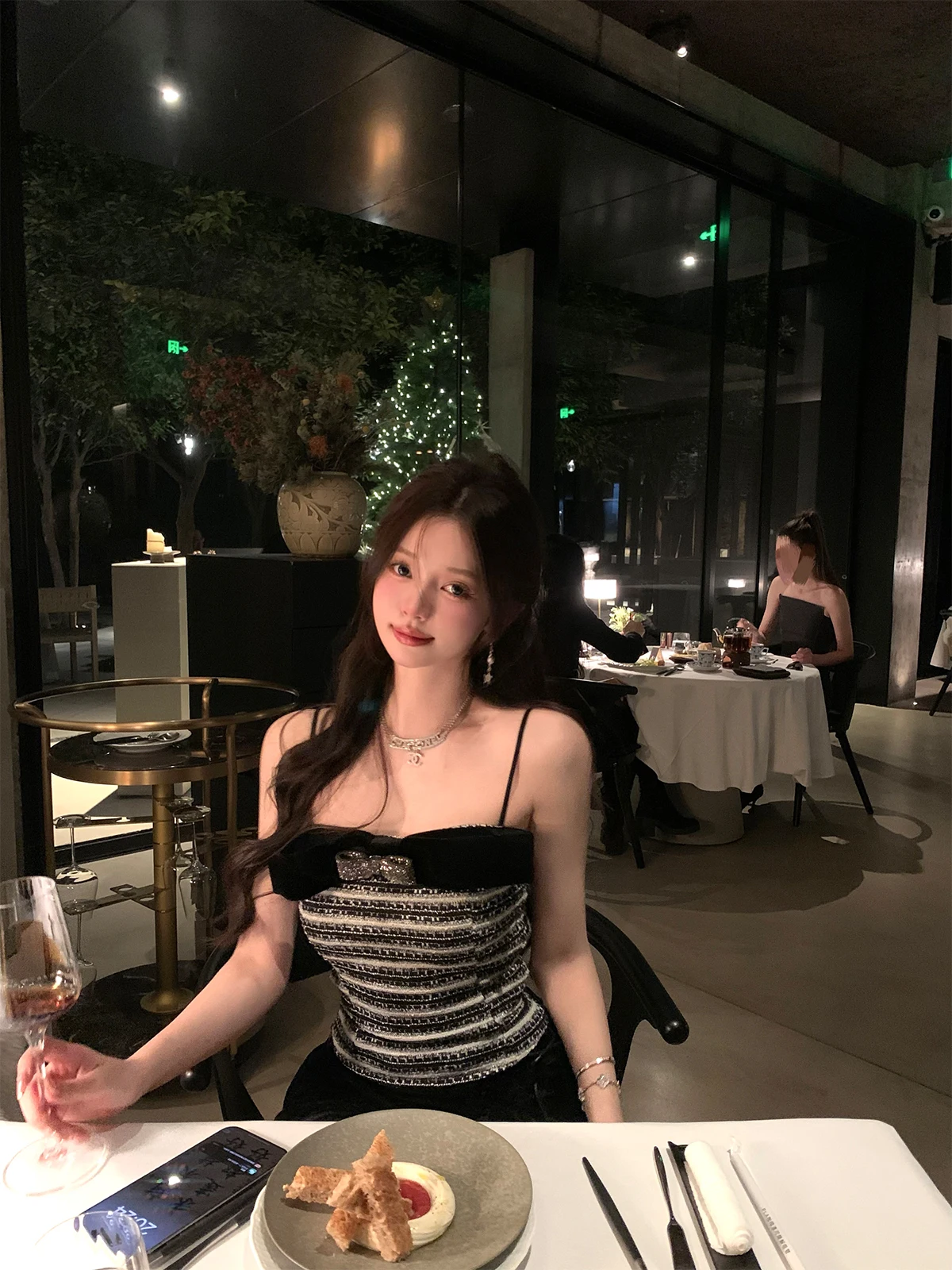 

Chen Jin бархатная клетчатая юбка на бретелях модный комплект женская одежда премиум-класса плиссированная юбка бархатная ткань в полоску дизайн