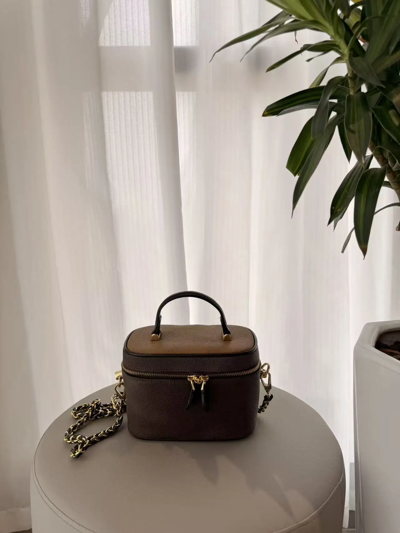 

2025 Luxury Shoulder Bag with Original Logo Women's Soft Leather Makeup Bag Fashion Designer Brand Handbag Adjustable Strap