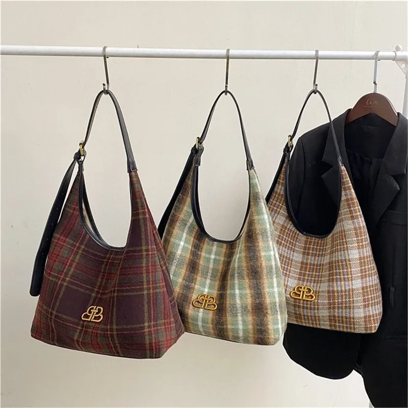 

2025 New Women's Retro Plaid Fashion Design Bag - Large Capacity, College - style Tote and Versatile Casual Backpack