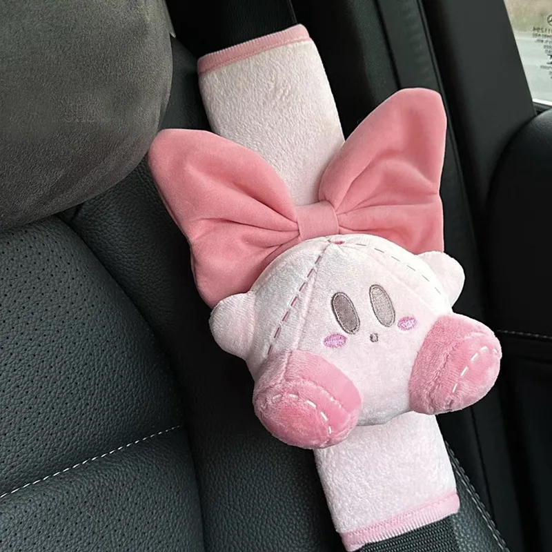 Nuevo PokeMon Star Kabi cinturón de seguridad de felpa protección de hombros Kawaii lindo lazo rosa funda protectora suave para mujer accesorios de coche