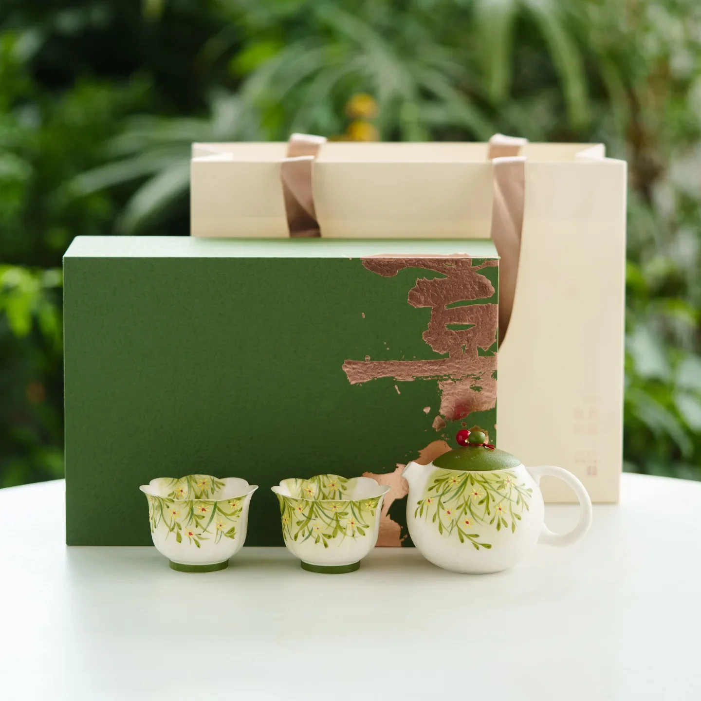 Hand-painted Daisy Birthday Gift Ceramic Kung Fu Tea Set Gift Box Souvenir Unique Luxury Chinese Green Tea Ceremony Gift Set New