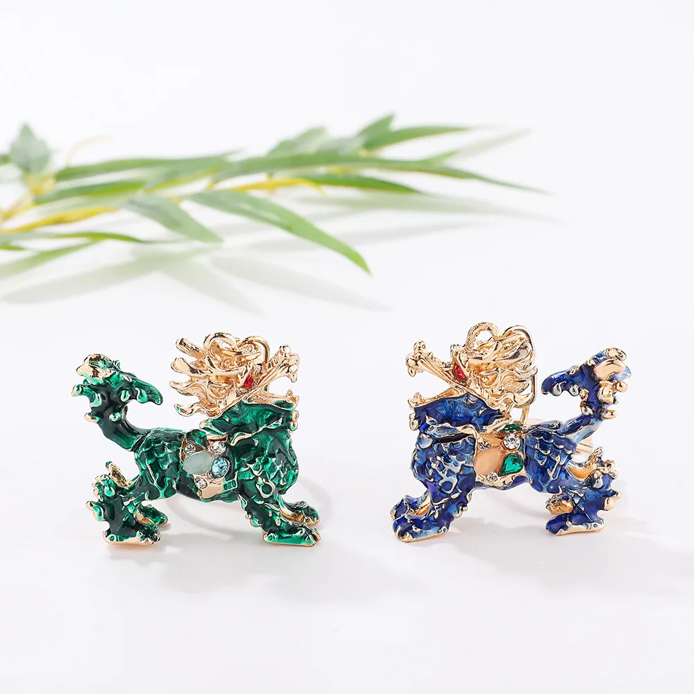 Chinese Ancient Beast Lucky Figurine Keychains New fashion The three-dimensional kirin keychain key ring Chinese dragon keychain