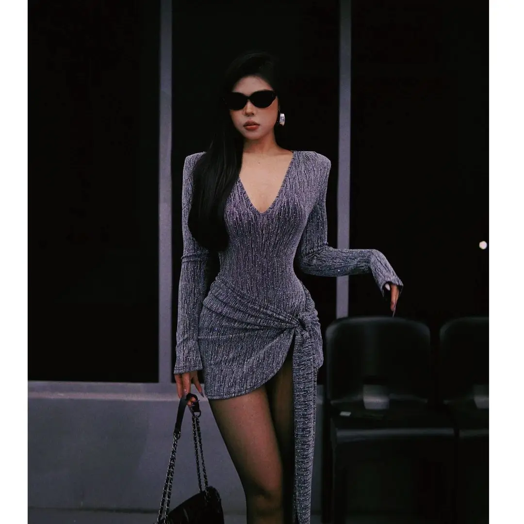 

Autumn Sexy V-neck Long Sleeve Top Spicy Girl Strap Slim Wrap Hip Mini Skirt Set Solid Color Stylish Two Piece Set Women Outfits