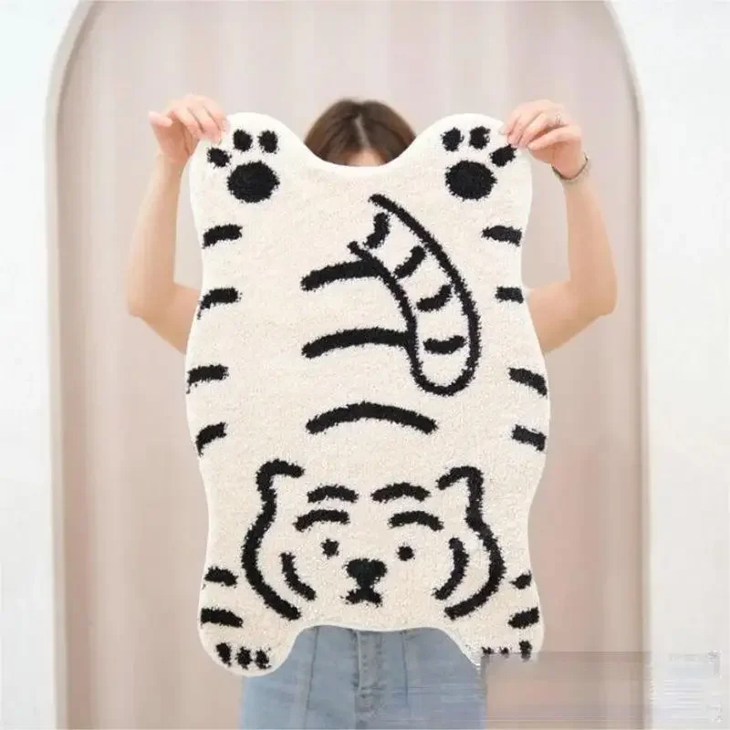 VIKAMA Cartoon Tiger Imitation Cashmere Carpet Cute Special-Shaped Bedroom Bed Blanket Plush Non-Slip Home Entrance Floor Mat