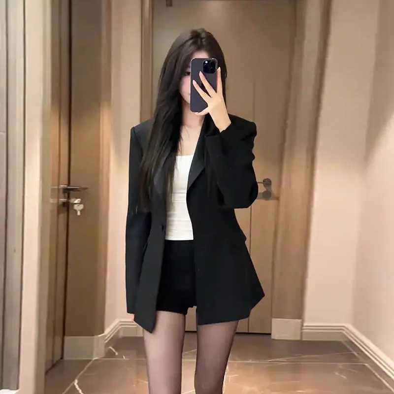

Black Small Suit Jacket for Women Fashion Temperament Versatile Casual Cardigan Pocket Button Long-sleeved Top