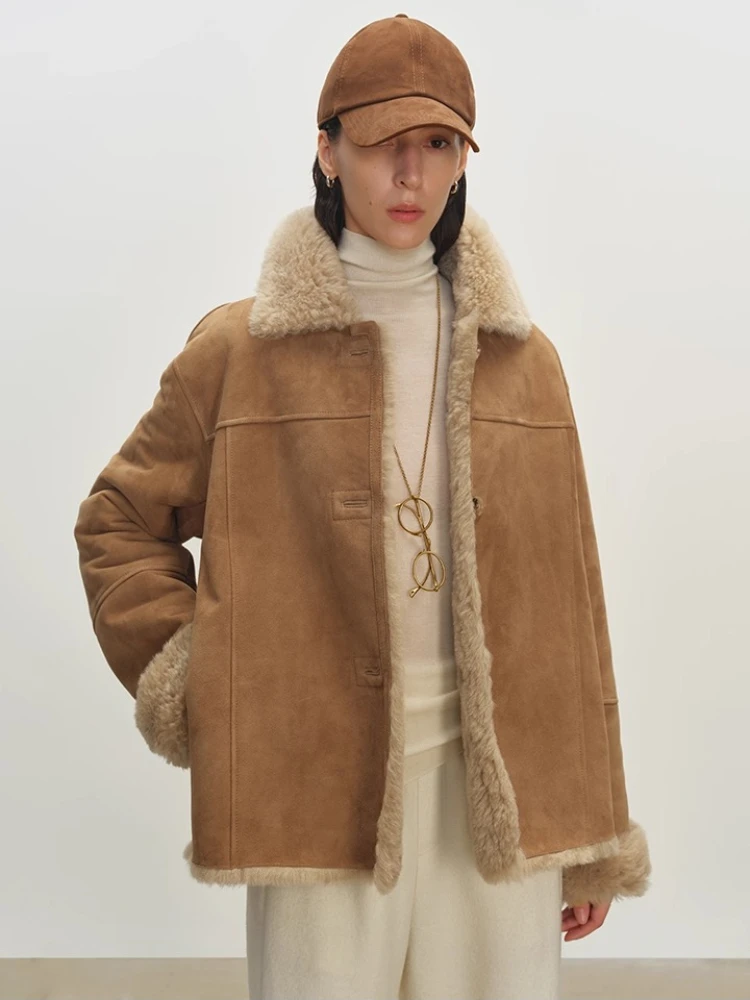 الراقية الفاخرة فرو الضأن الطبيعي سترة من جلد الغزال للنساء 2025 بسيط على الوجهين ارتداء قصيرة الشتاء جلد طبيعي معطف الفرو الحقيقي