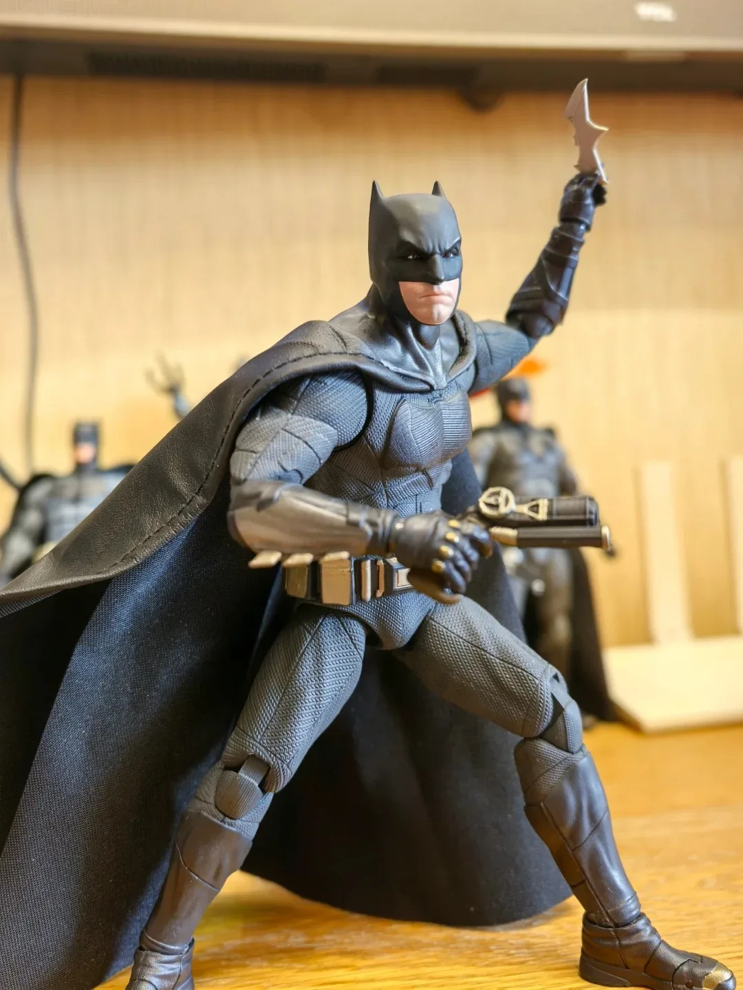 

1/9 Scale 19cm Garage Action Figure Set With Multi Accessories Justice League Theme Batman Mera Aquaman Collectible Ornaments