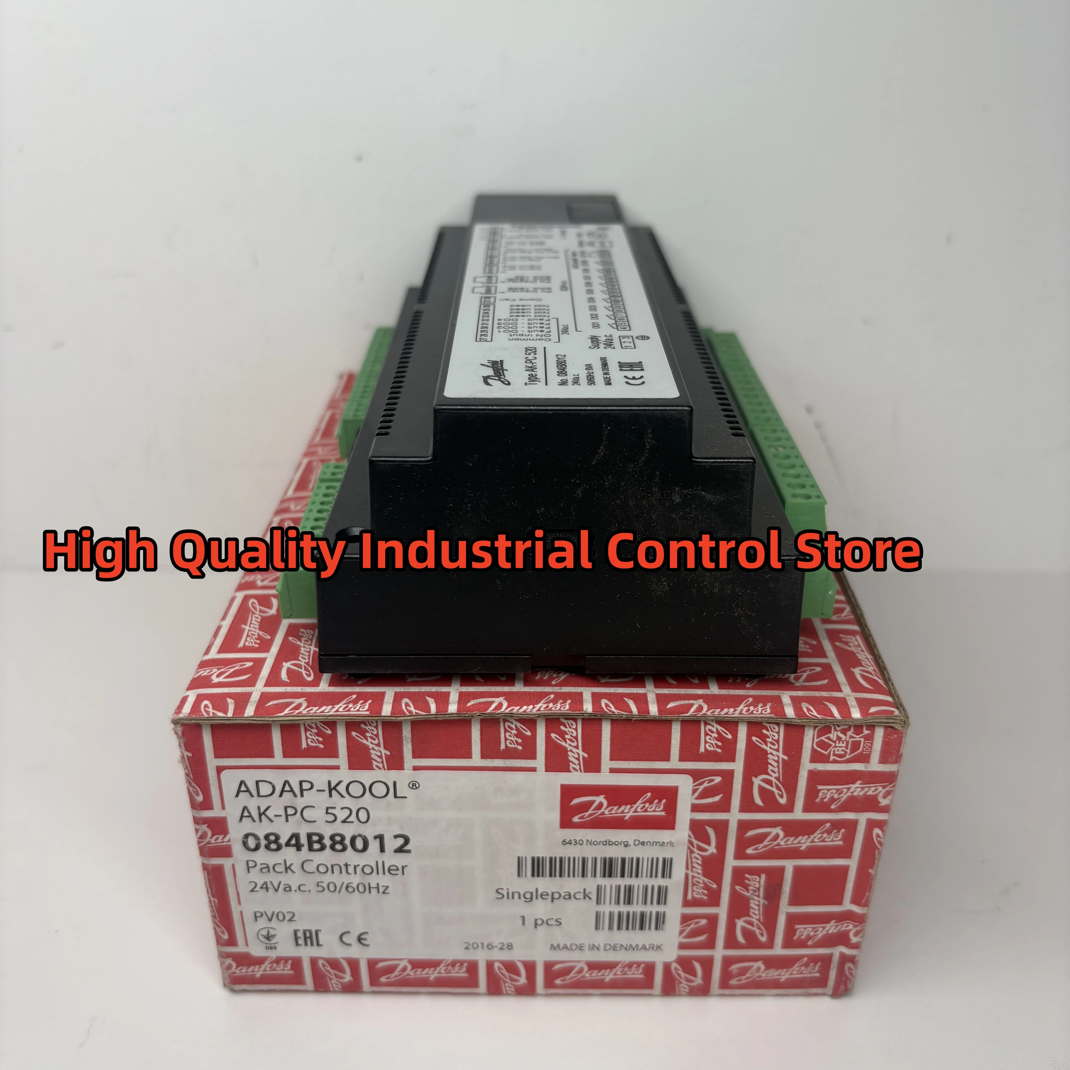 

Новый оригинальный контроллер AK-PC520 084B8012