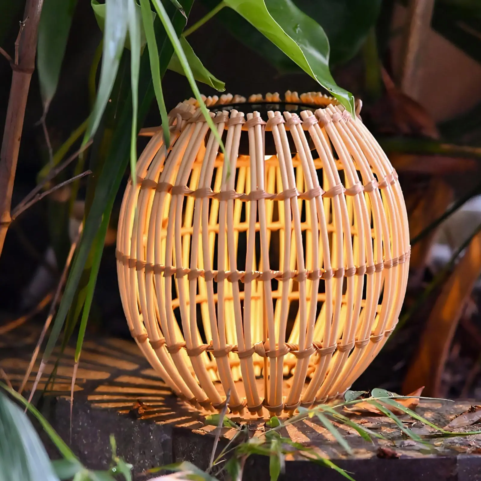 

Солнечный фонарь, подвесной атмосферостойкий светильник из ротанга, уличный фонарь в стиле бохо для садовой дорожки, патио, двора, дома, крыльца, забора, ворот, стены