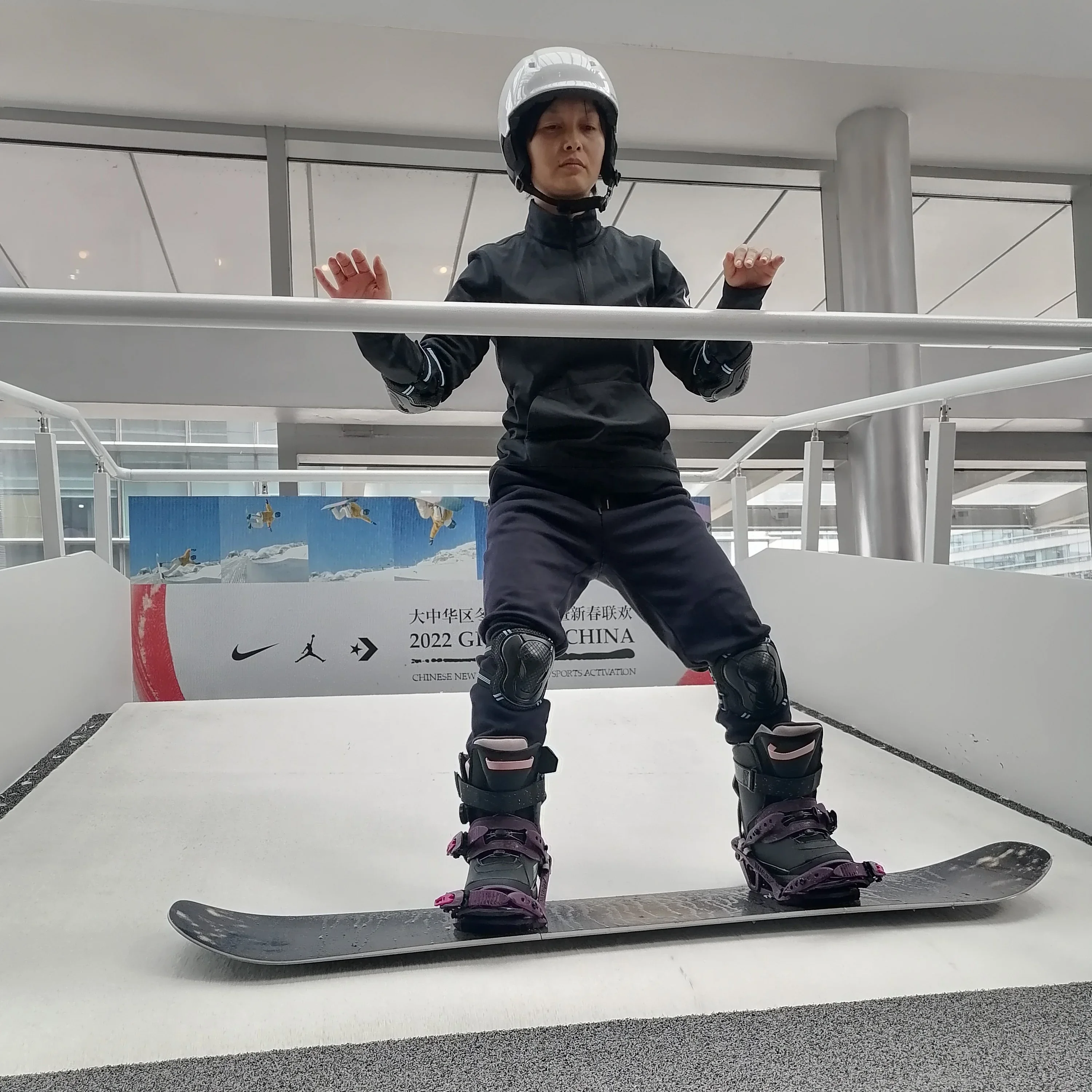 China Manufacturer Ski Training Simulator Indoor Ski and Snowboard Machine in Shopping Center