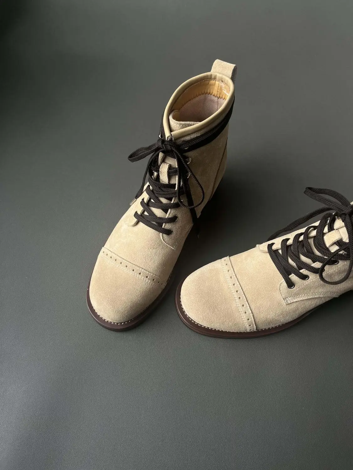 

Men's Climbing Boots Trendy Block Carved High Top Shoes Thick Bottom Heightening Outdoor British Style Lace-Up Boots