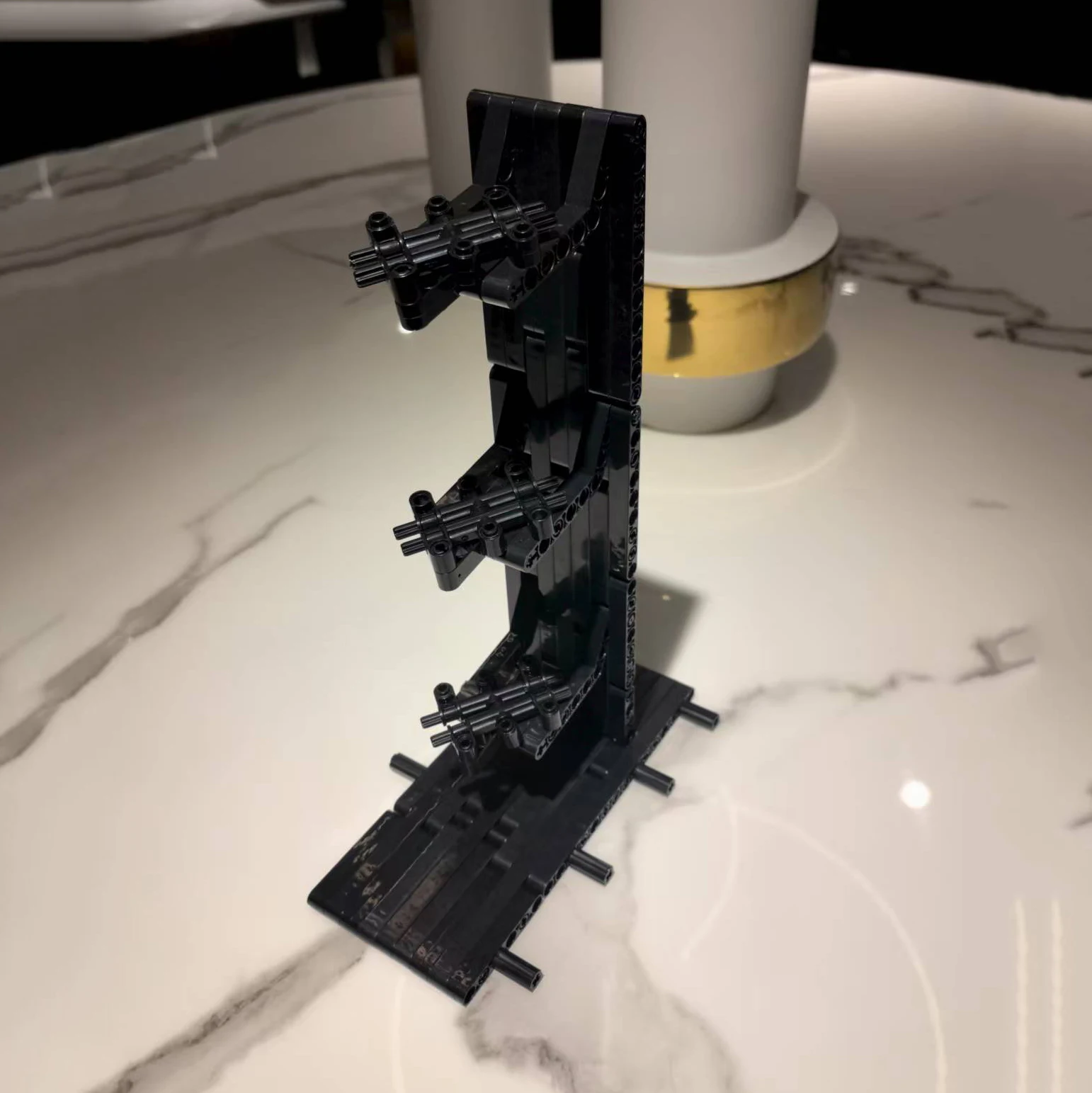MOC DIY Rennwagen-Ständer Ausstellungsständer Bausteine Zusammengebautes Modell Ornamente Spielzeugbaustein Kompatibel mit Grundplatte 3385 65634 – Detail 8