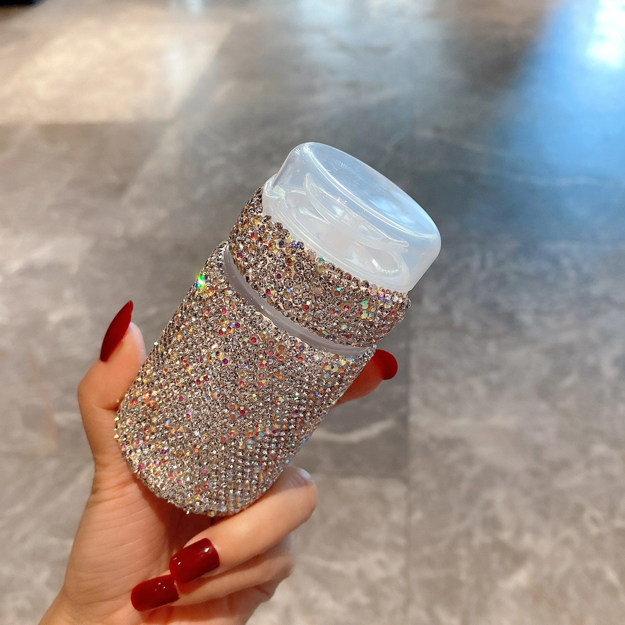 High-Looking Push-Type Dispensing Bottle, Artificial Diamond-Encrusted Accessible Luxury Portable Makeup Remover, Nail Polish Remover, Toner