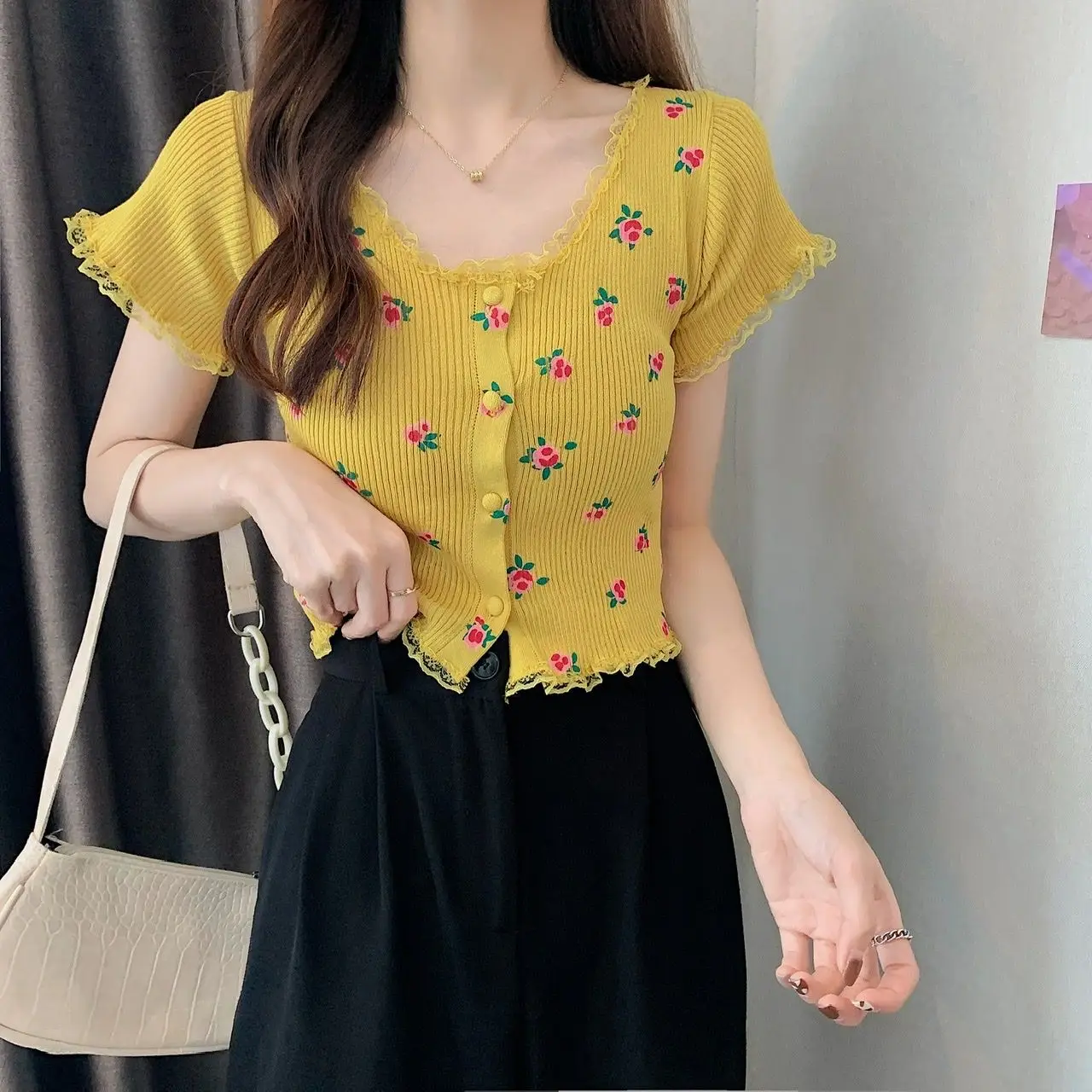 여름 레이스 접합 슬림 짧은 카디건 탑 여성을위한 프랑스어 달콤한 수 놓은 꽃 반팔 티셔츠 스웨터