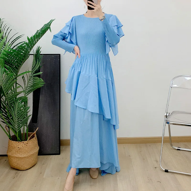 New Pleated Ruffled Middle East Floor Long Dress 2024 with Design Sense Round Neck Long Sleeved Pleated Dress Elegant