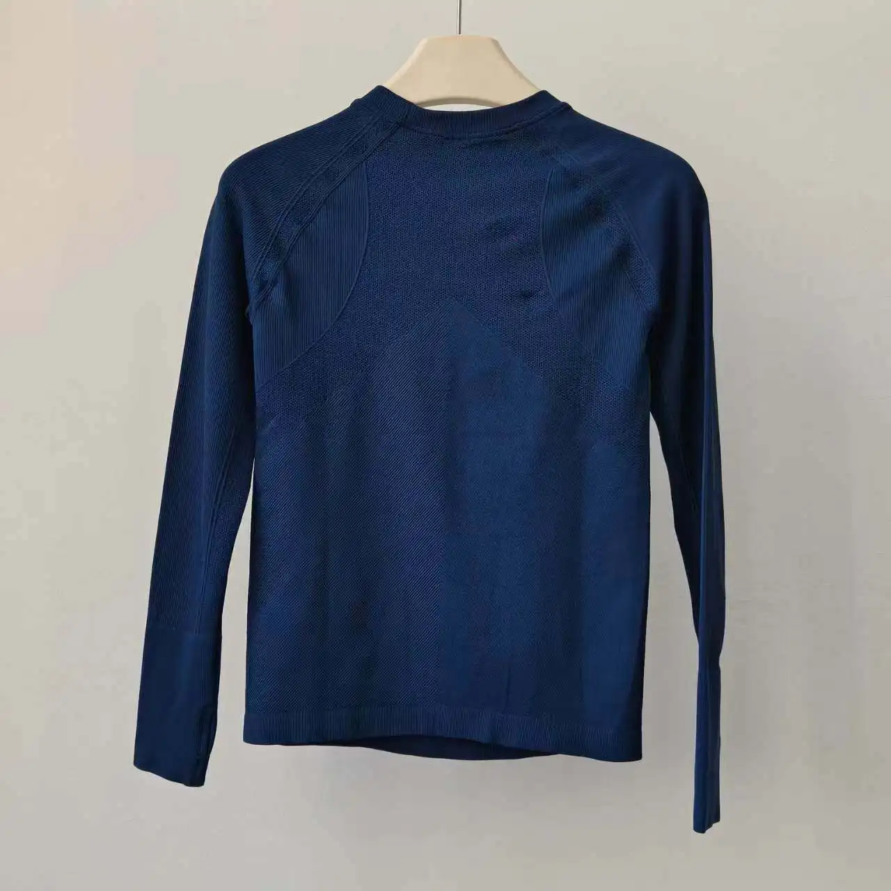 Herbst- und Winter-Yoga-Kleidung, langärmlige Oberteile für Damen, figurbetont, schnelltrocknend, für Sport, Training, Laufen, Pilates und Fitness. – Detail 7
