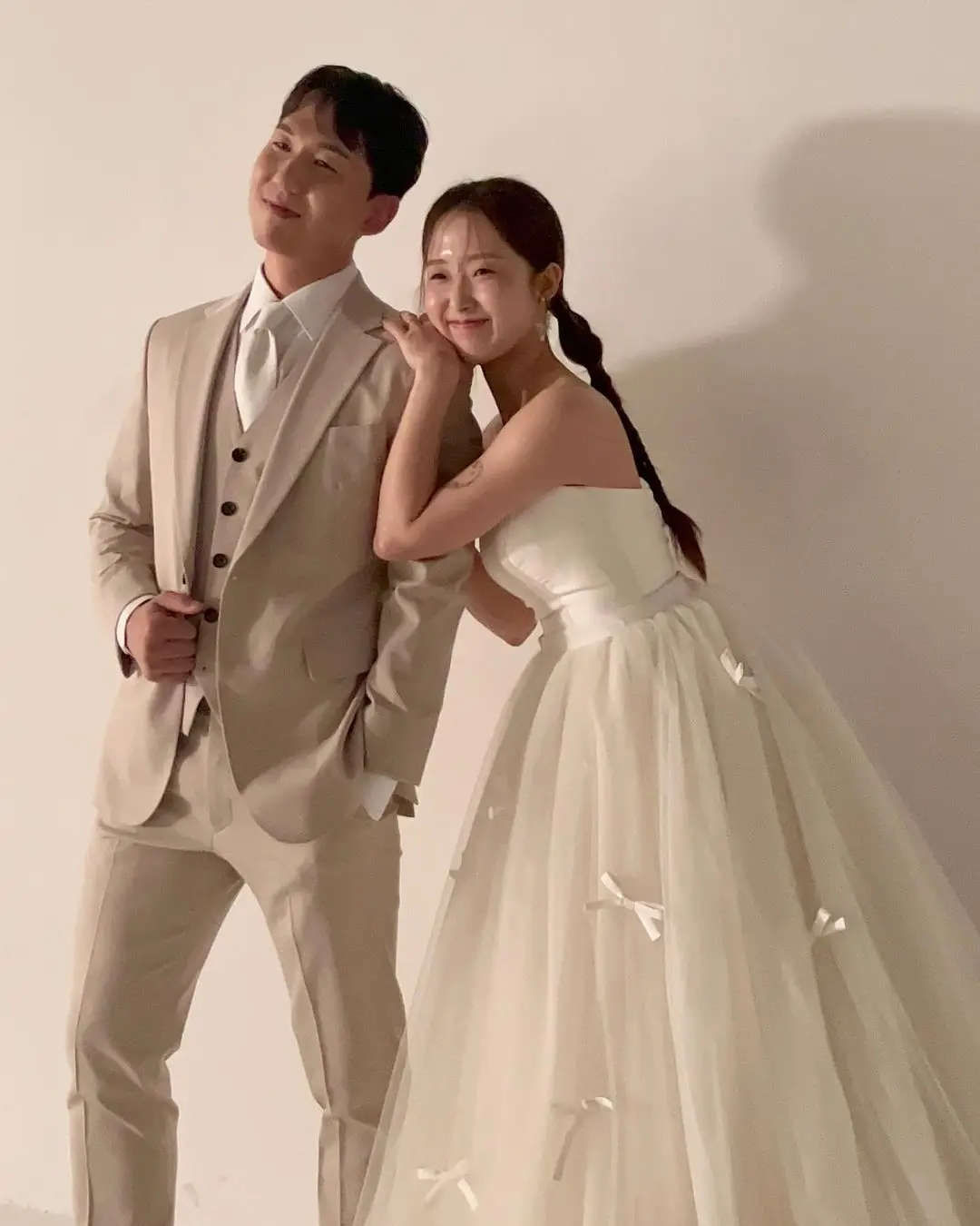 Customized Strapless Korea Formal Wedding Dresses Simple Ivory Sleeveless 프롬드레스 Floor Length Elegant Bride Gowns Party Women