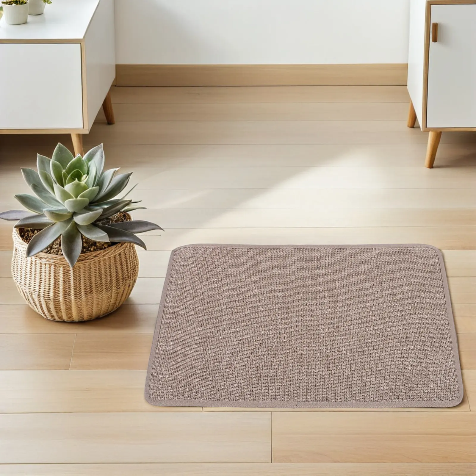 

Absorbent Non-Slip Bath Mat Quick Dry Bathroom Floor Rug Fast Drying Shower Mat Washable for Home Hotel Public Spaces Odor Free