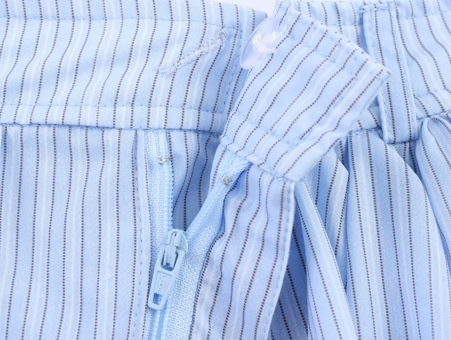 2025 new women's clothing European and American style fashionable and versatile striped fluffy high waist skirt pants