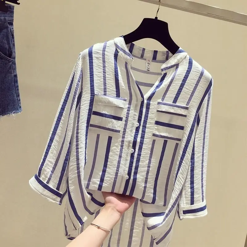 2024 Women\'s New Summer Spliced V-Neck Button Stripe Fashion Casual Loose Quarter Sleeves Vertical Striped Shirt Chiffon Tops