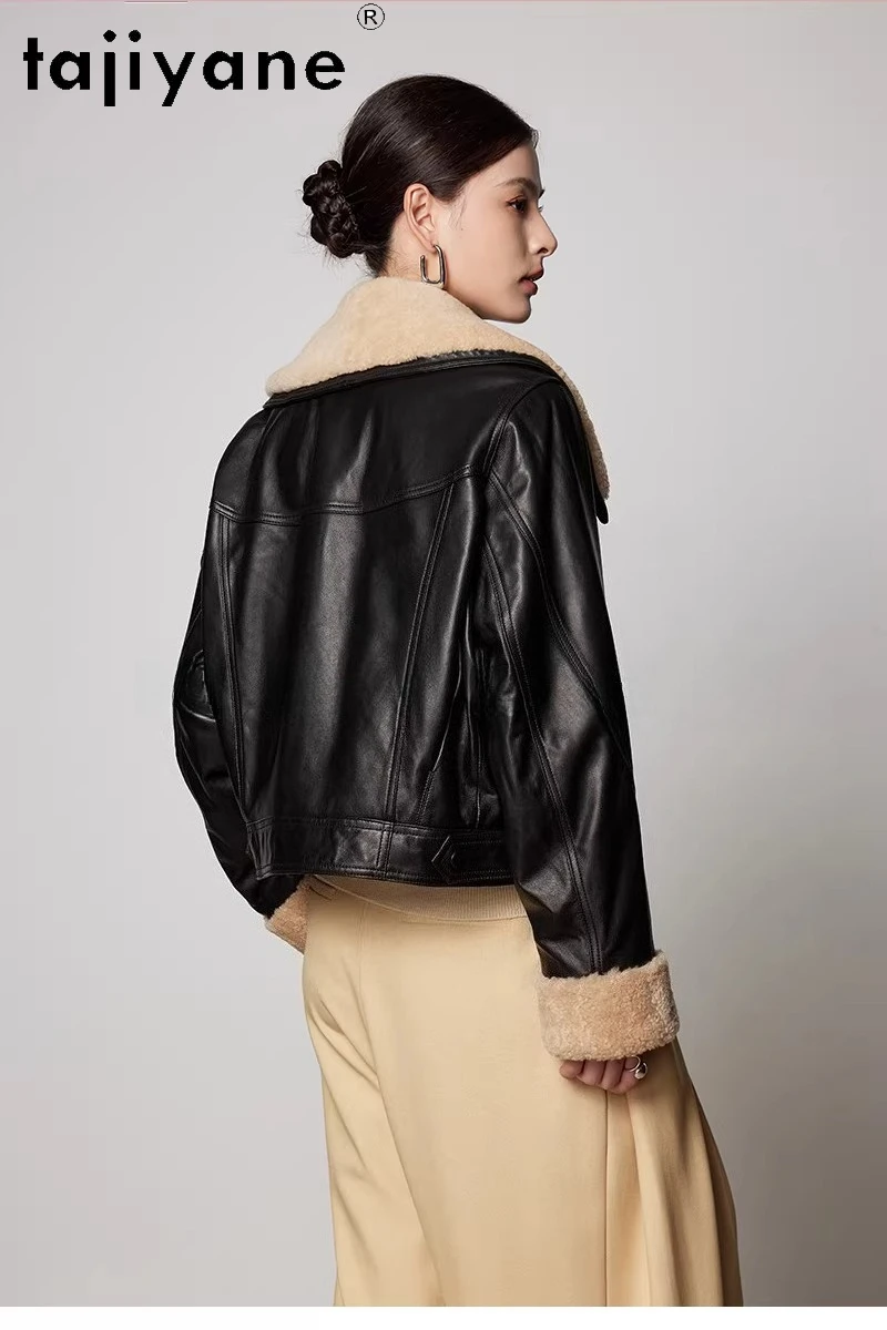เสื้อโค้ทขนห่านสีขาว TAJIYANE สำหรับผู้หญิง ดีไซน์ทันสมัย คอปกขนสัตว์ แจ็คเก็ตหนังแท้  สำหรับฤดูหนาว ปี 2025
