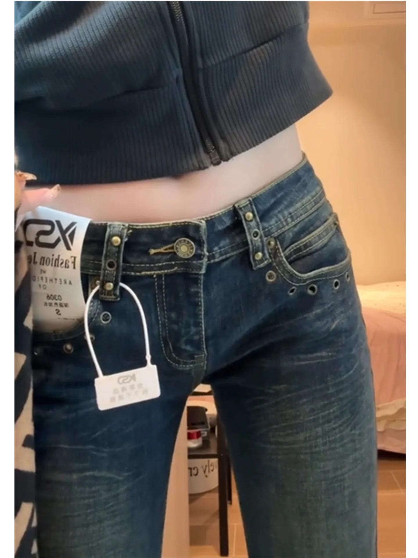 

Retro American Low Waist Bell Bottom Jeans Women Slimming Extended Y2K Rivet Spicy Floor Length Pants Ladies Denim