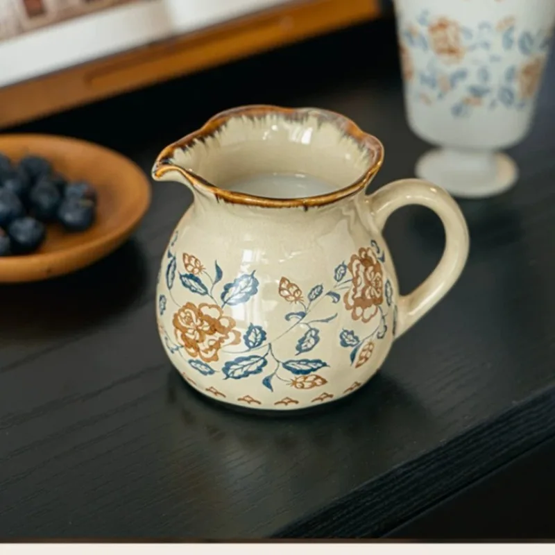 Mini Milk Jug Retro Elegant Lace Decor Ceramic Creamer Pointed Spout Coffee Espresso Sauce Household Table Dining Accessory