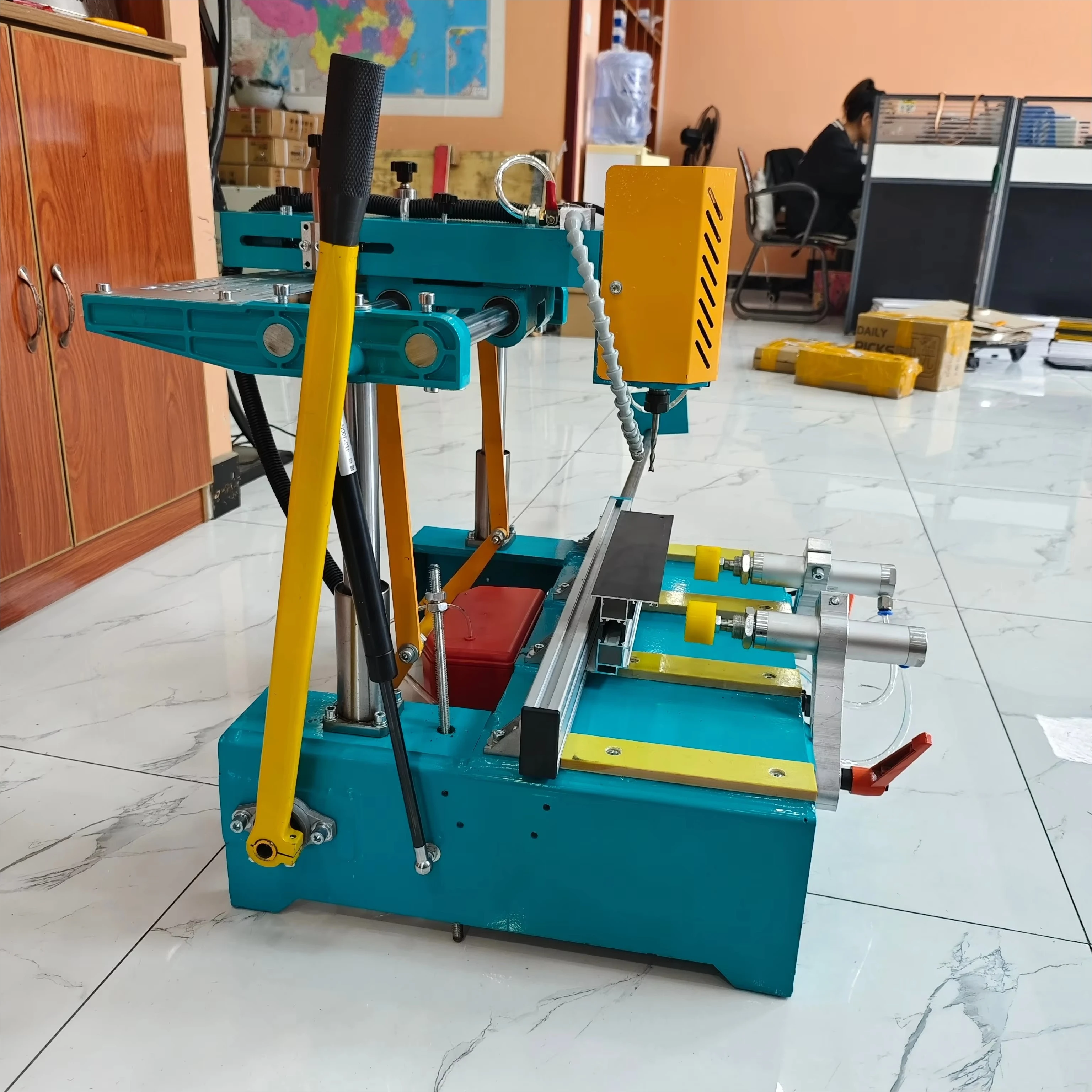 Mesin Router Aluminium untuk Pintu dan Jendela