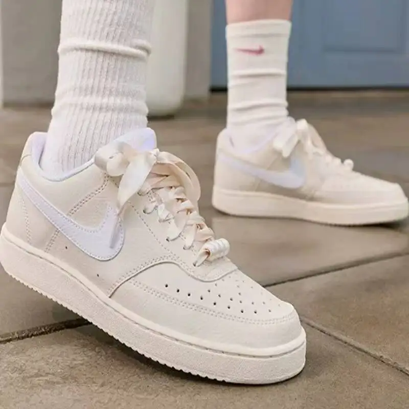 Zapatillas Nike Court Vision Low 2026 blancas para mujer IB6652-100