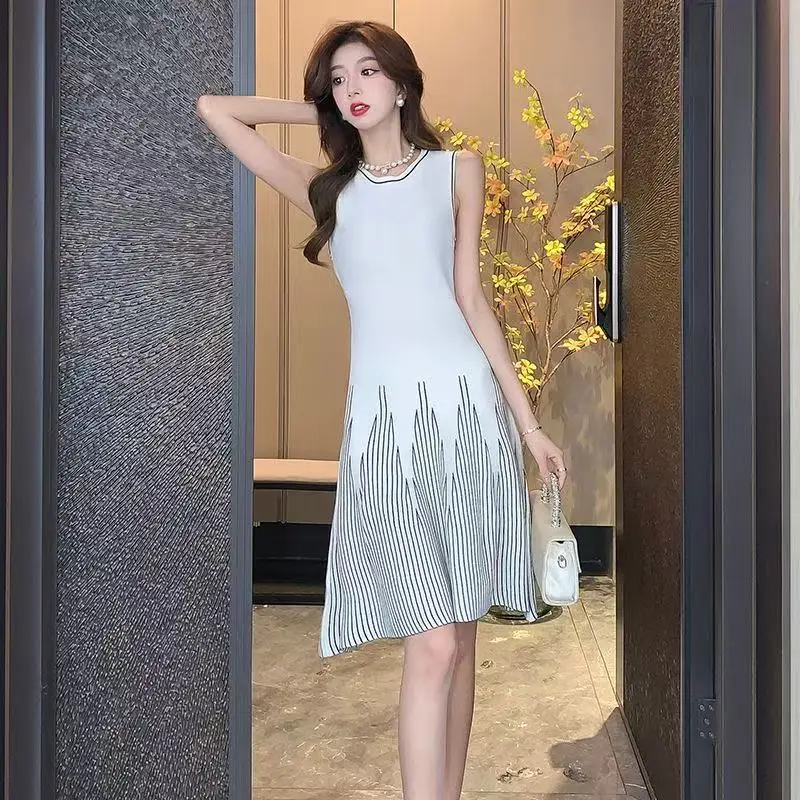 Francuska Sukienka Dzianinowa Bez Rękawów z Temperamentem Damska Letnia Nowa Sukienka z Dekoltem O-Neck z Wysokim Stanem Wyszczuplająca Sukienka Codzienna Biurowa Sukienka typu Vest w Linii A