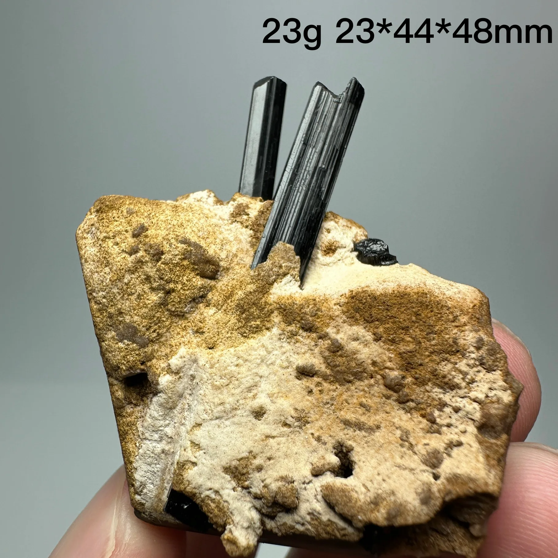 

Черный турмалин из Танзании