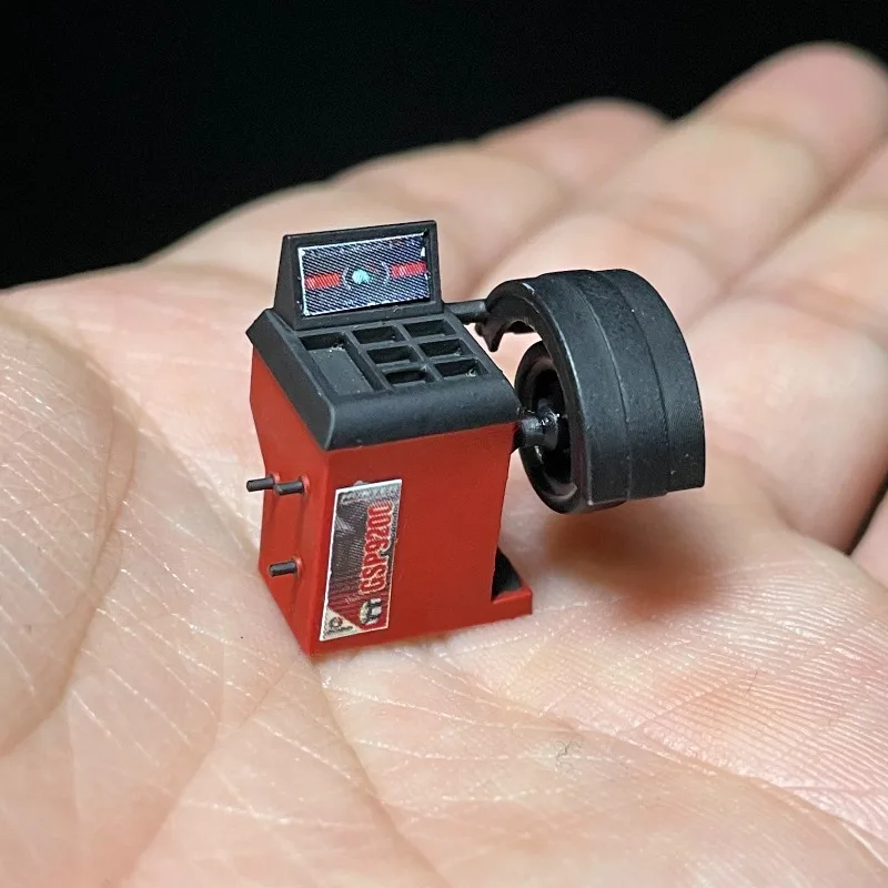 1: 64 Scale Tire Dynamic Balancing Machine Model Garage Repair Shop Model Ornament