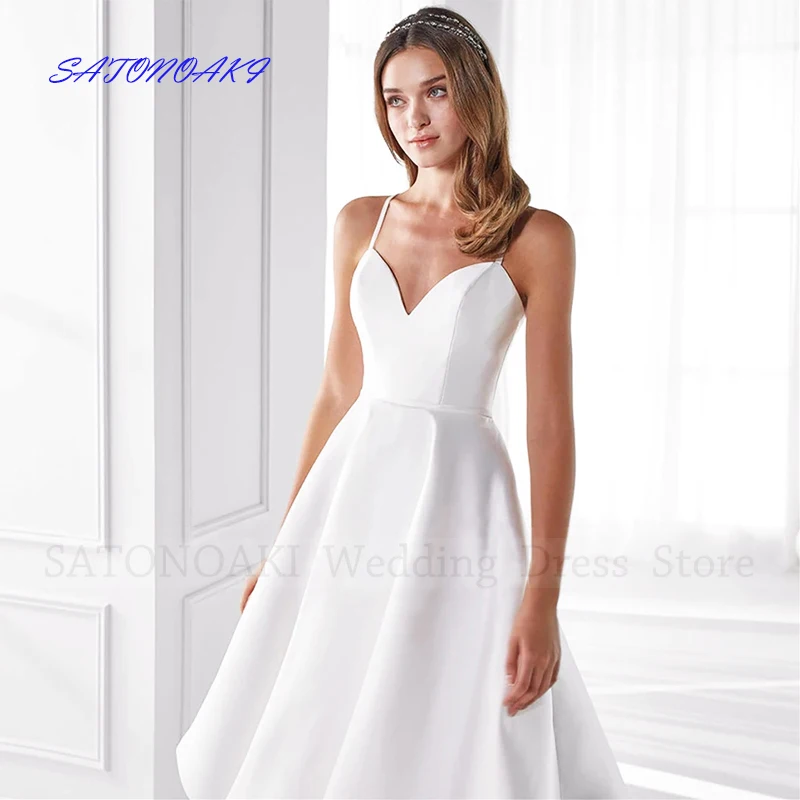Personalizado simples cintas de espaguete cetim vestido de casamento curto para noiva v-ncek sem mangas chá comprimento vestido de noiva novia