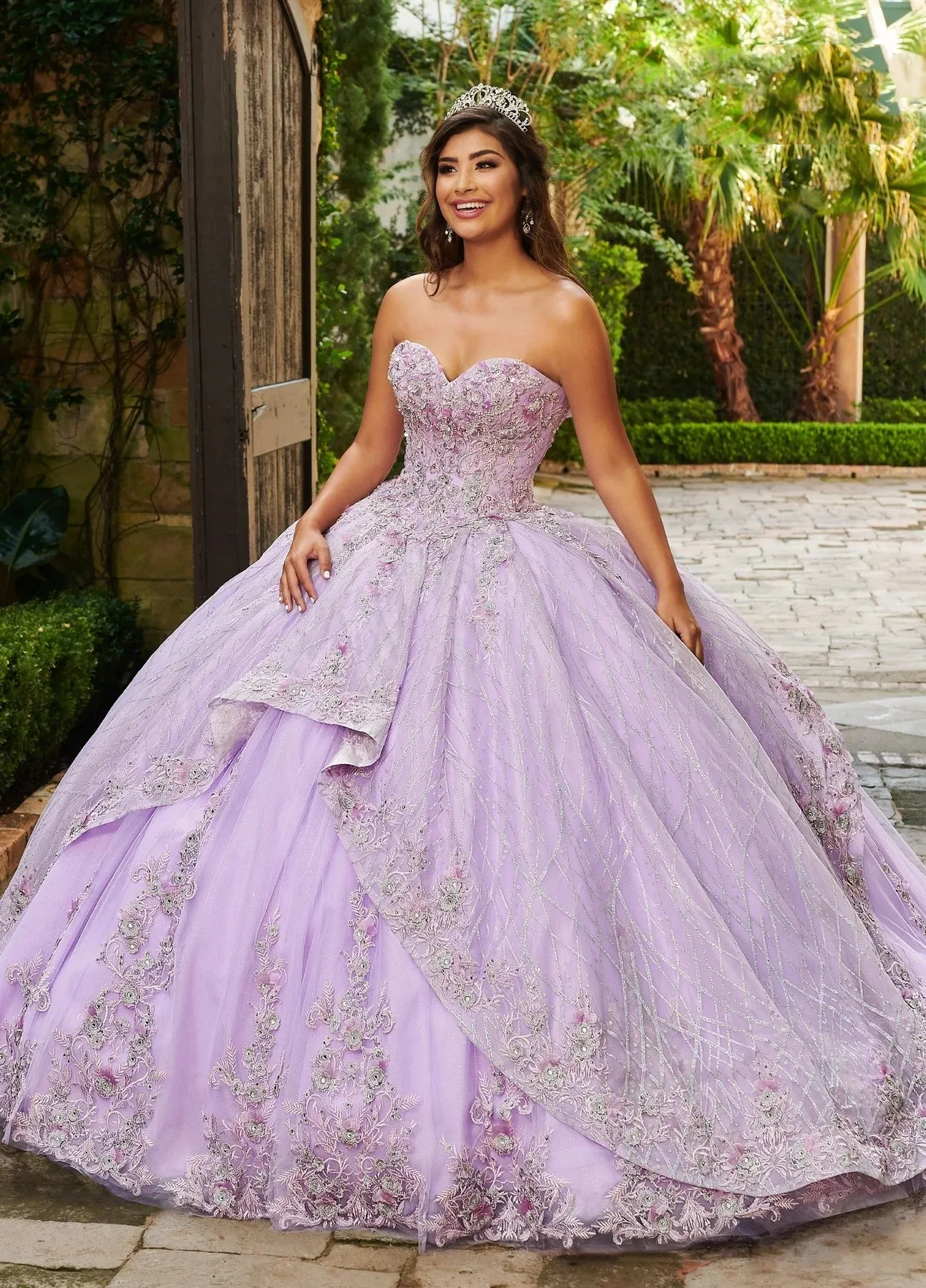 فساتين Lilac Charro Quinceanera ثوب حفلة على شكل قلب من التل مزين بالخرز منتفخ المكسيكي الحلو 16 فساتين 15 Anos