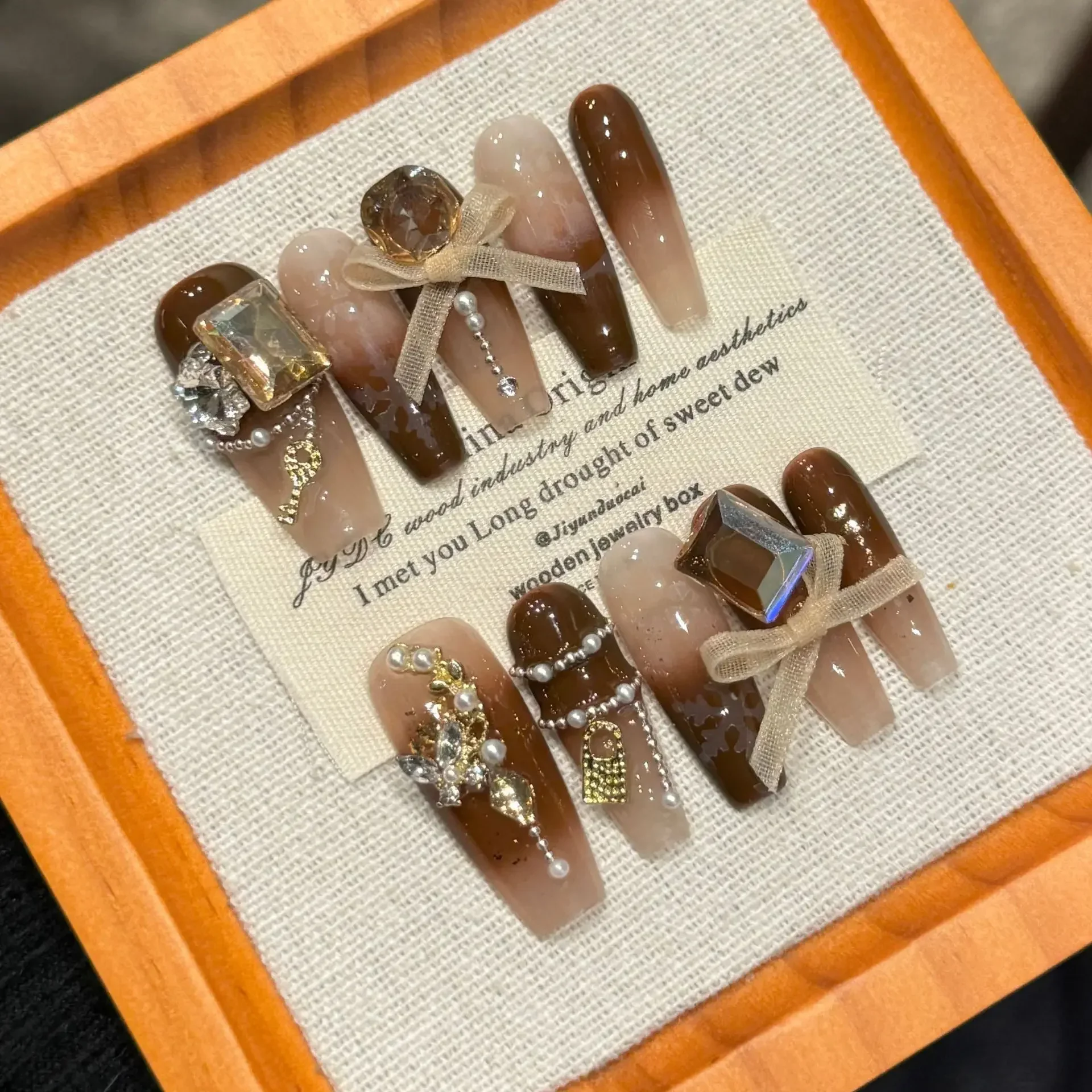 

10Pcs Christmas Handmade Press on Nails Fake Nails with Rhinestone Wearable Stick-on Nails False Nail Uñas Накладные Ногти 네일팁