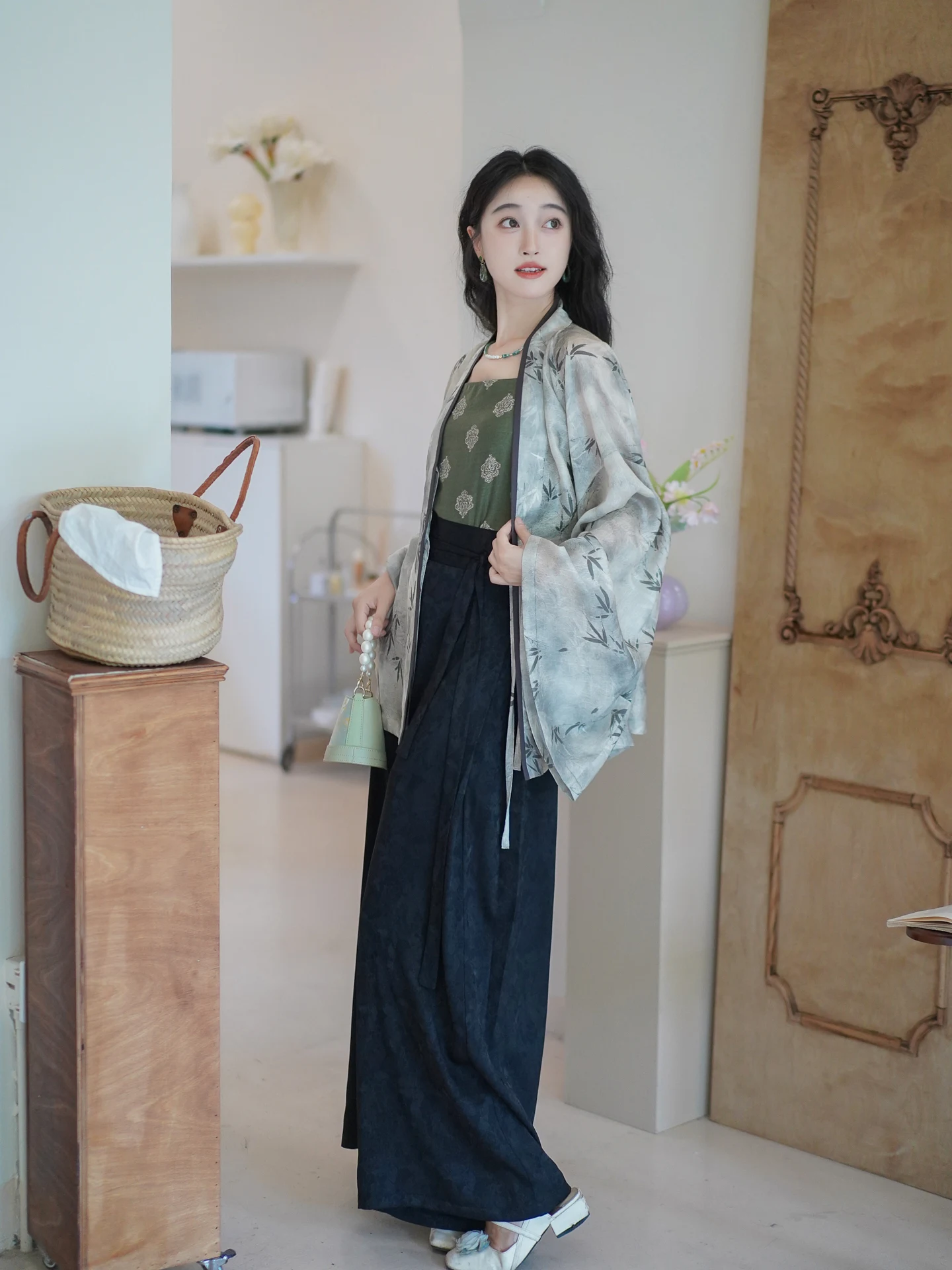 

Осенний костюм Ханьфу с бамбуковым узором, вышивкой, в стиле династии Цзинь, с широкими рукавами, плиссированной юбкой и имитацией цветов, широкие брюки-палаццо.