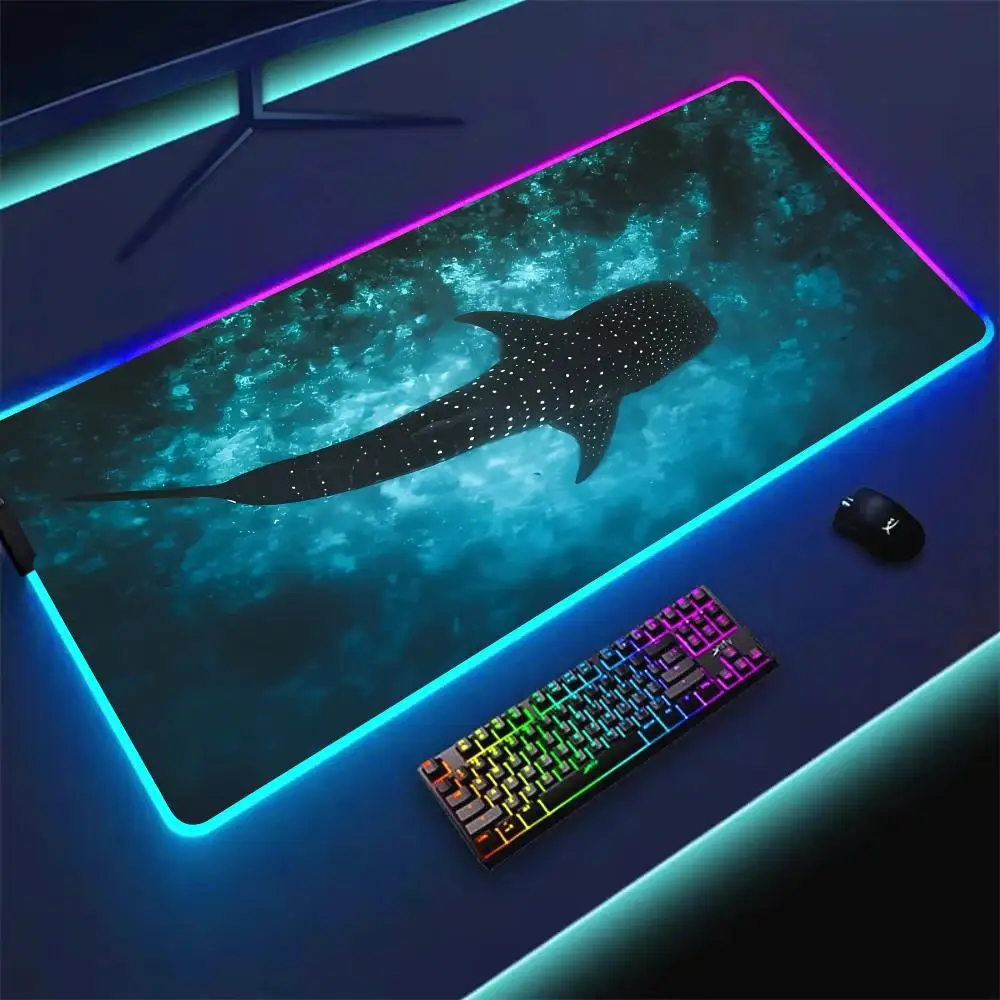 

Коврик для мыши RGB с голубой рыбой, настольный коврик, игровые коврики, офисный коврик, аксессуары для геймерских ПК, клавиатура, расширительные коврики, резиновые противоскользящие