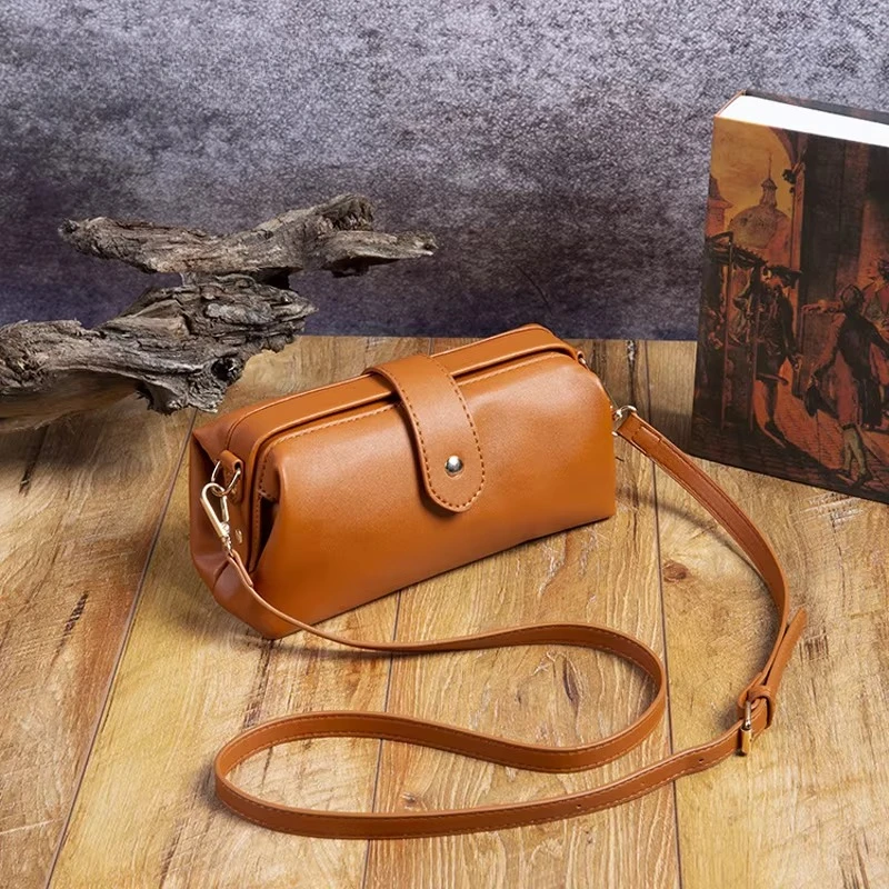 Women's One Shoulder Clip Bag Retro PU Women's Diagonal Straddle Phone Bag European And American Style 2026 New Popular Handbag