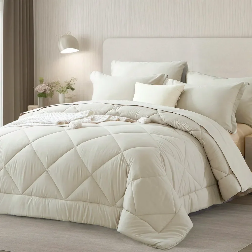 

7 Piece Solid Color Bed Comforter Set Queen, Creative Geometric Pattern Design, Soft And Comfortable Summer Bedding Set.Bed In A