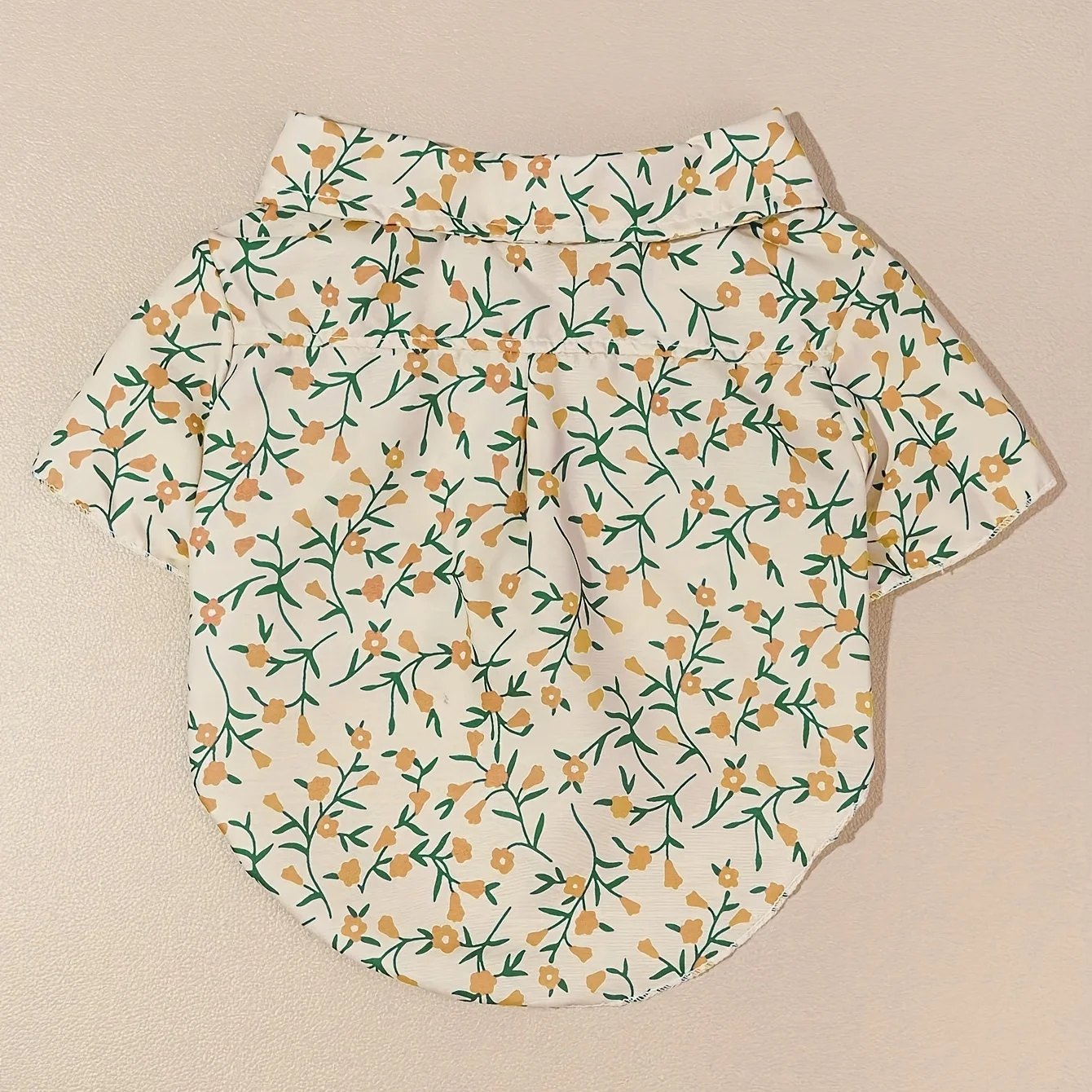 Pet clothes dog dog cat shirt floral clothes are fresh and cute It is a good match for small items