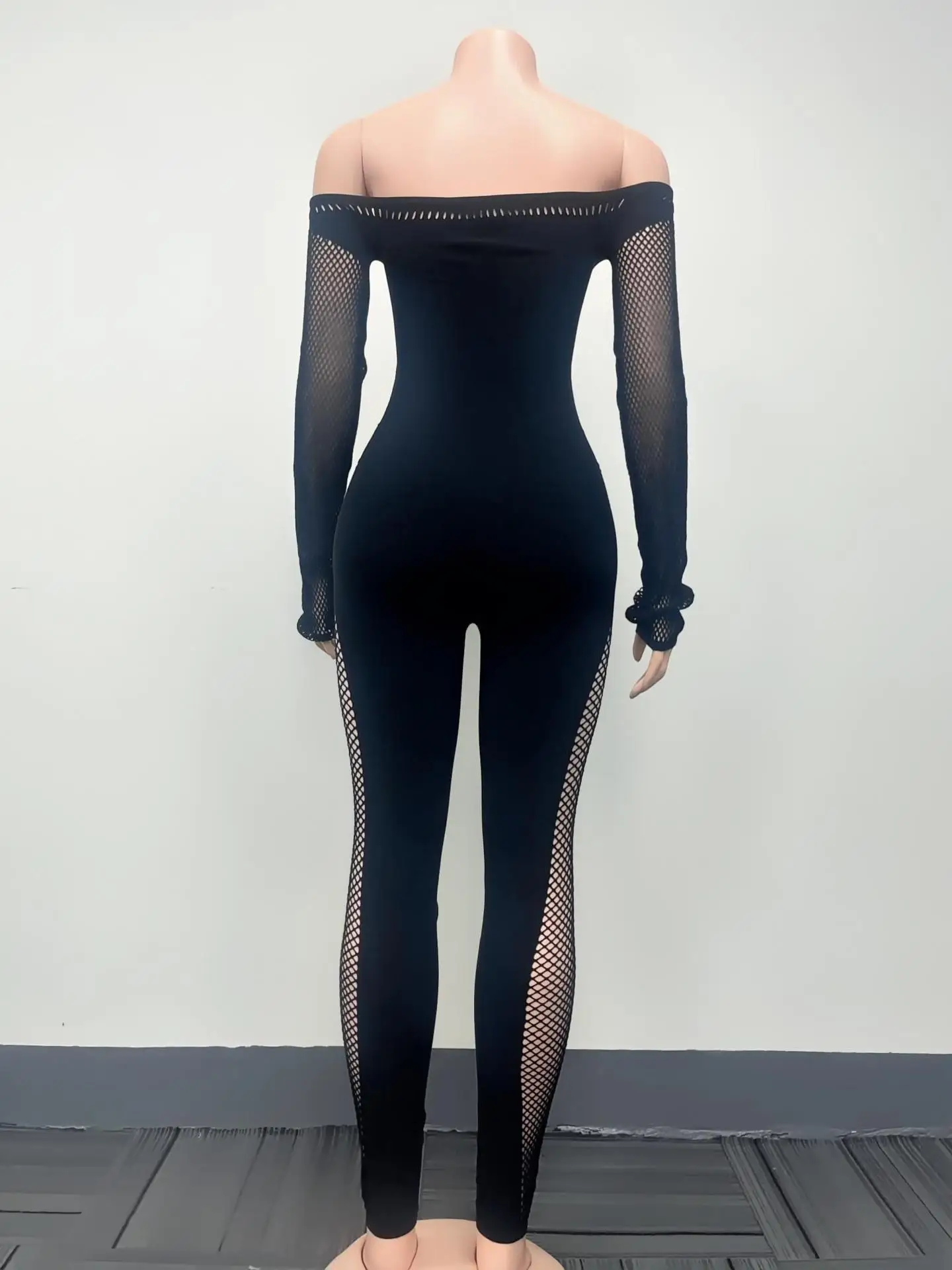 جمبسوت حريمي ثوب فضفاض من الدانتيل شبكي مفرغ ورقبة مائلة وأكمام طويلة بطول الكاحل سروال ضيق مناسب ملابس الشارع لصيف 2025