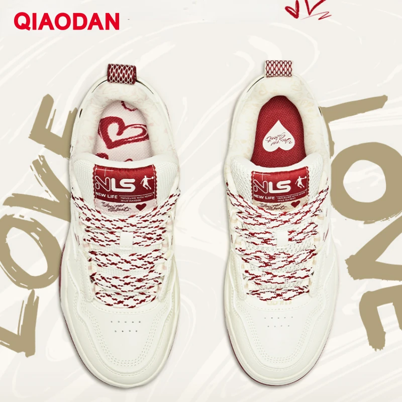 QIAODAN-Sapatos de skate respiráveis para mulheres, tênis leves, couro elegante, clássicos, outono, novo, XM36230539, 2023