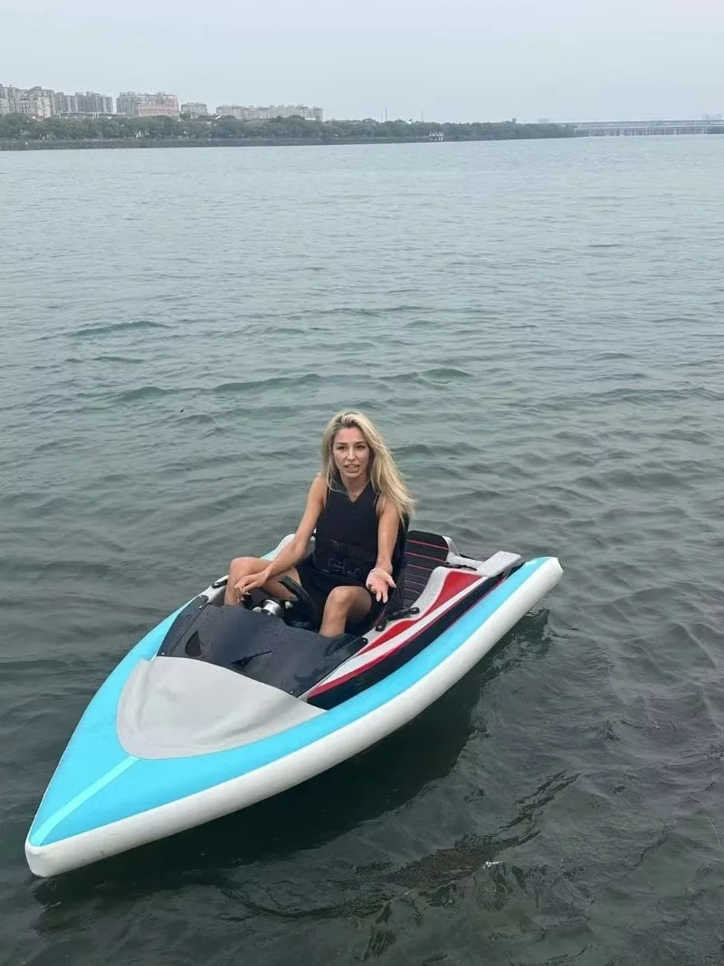 Boot Elektrische Lithiumbatterie High Speed Wasser Unterhaltung Surfbrett Mini Speed Karting Boot