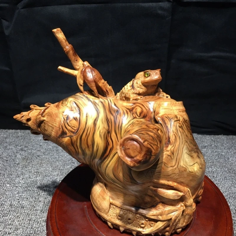 

Wood carving root carving golden toad lucky hand carving living room ornament